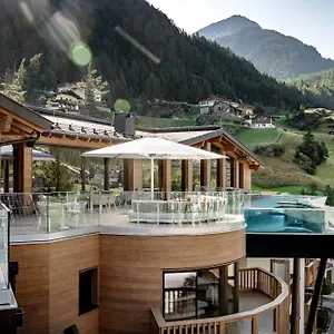 - Alpine . Luxury . Life 5*, Sölden Austria
